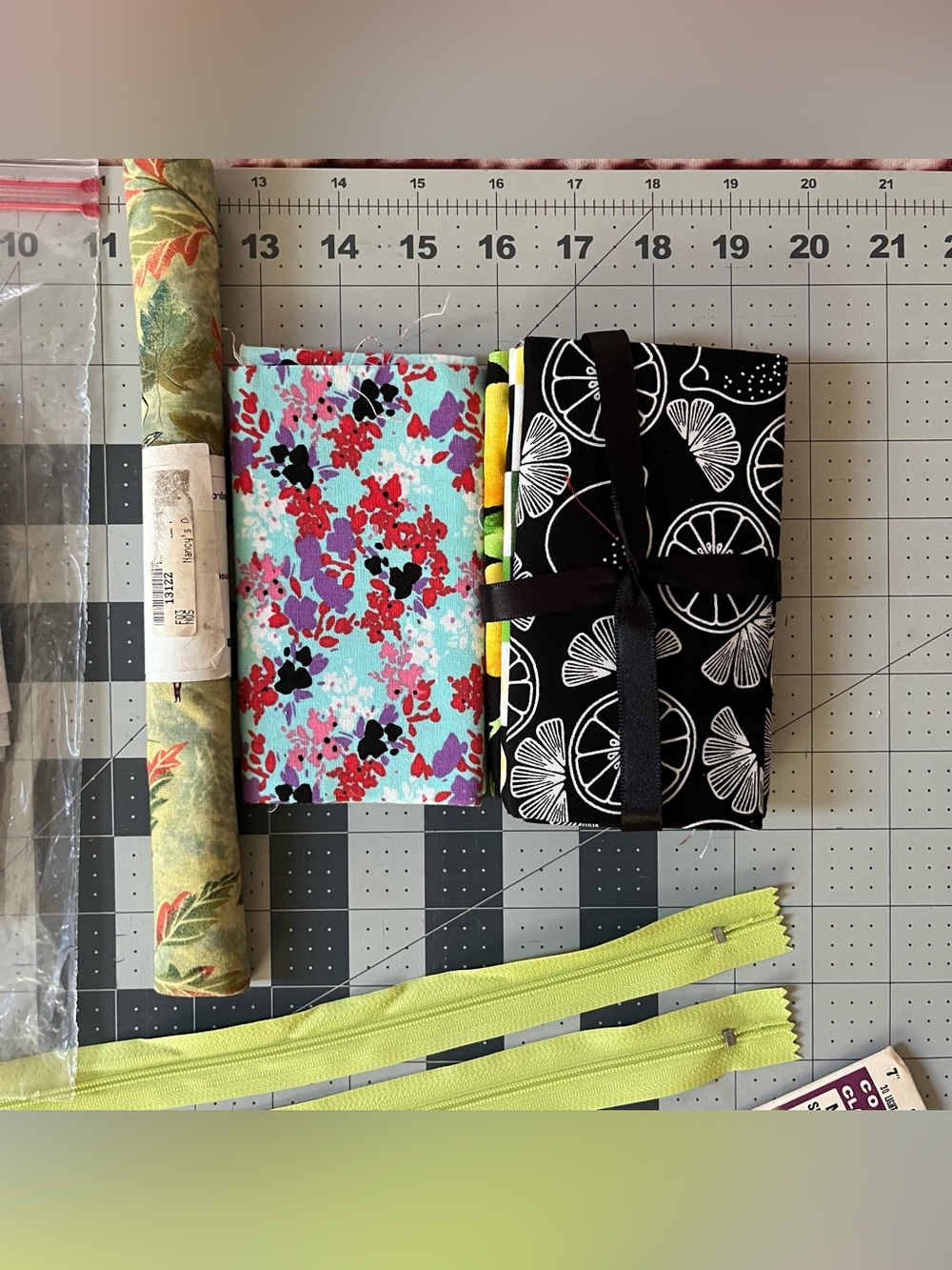 Sewing bundle - Picture 3 of 4
